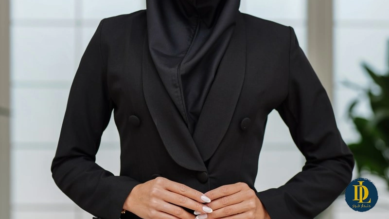 جامعترین راهنمای استایل با مقنعه (ست کردن با انواع مانتو + اصول رنگشناسی) ست کردن مانتو اداری با مقنعه فرم